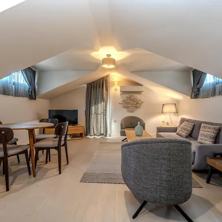 아파트 Sofa Palmiye *